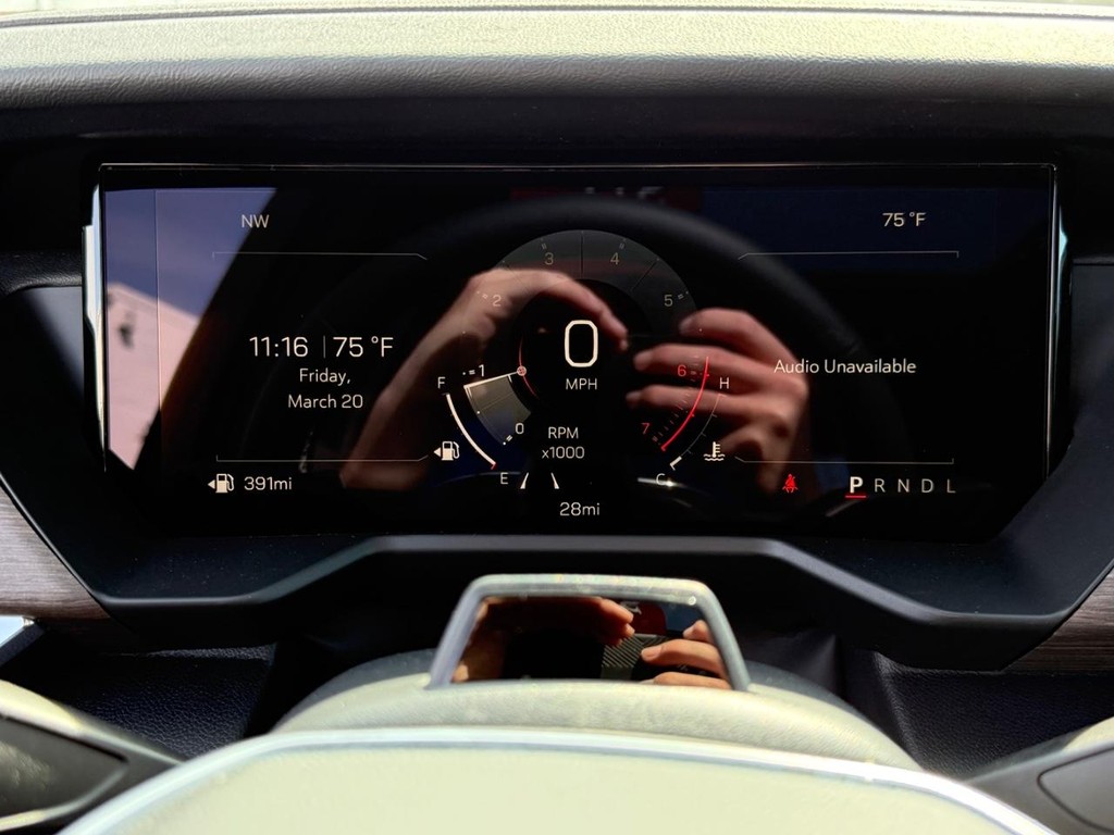 GMC Acadia Vehicle Image 15