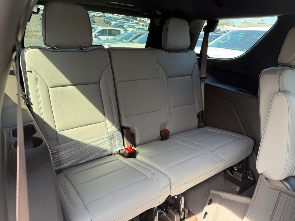 GMC Yukon Vehicle Image 05