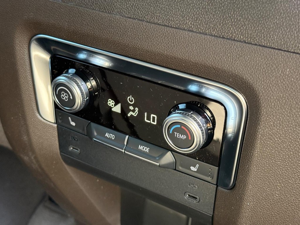 GMC Yukon Vehicle Image 07