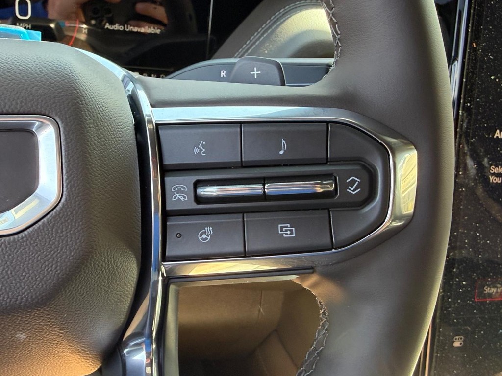 GMC Yukon Vehicle Image 16