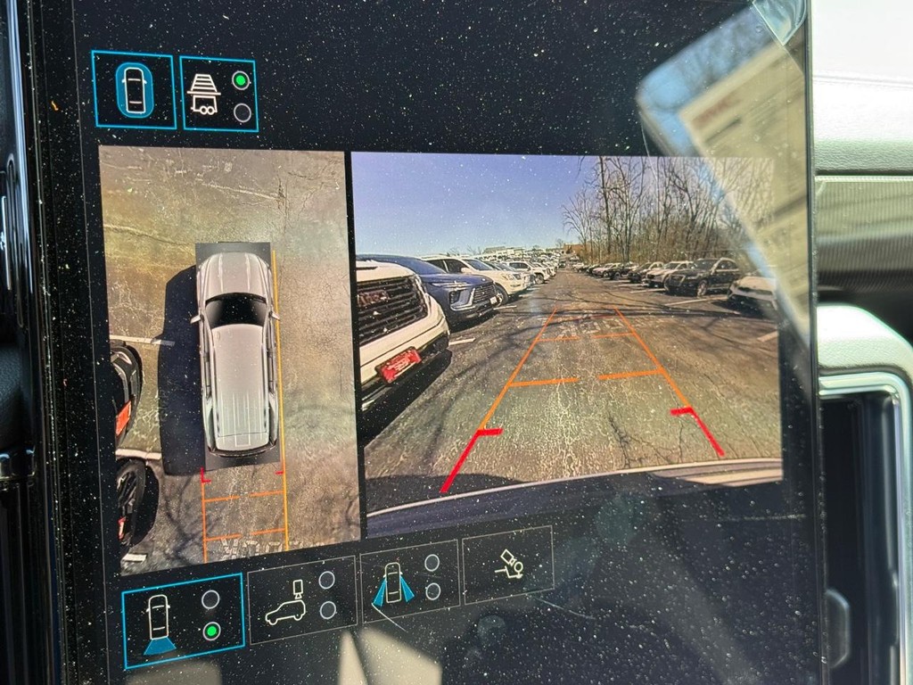 GMC Yukon Vehicle Image 18