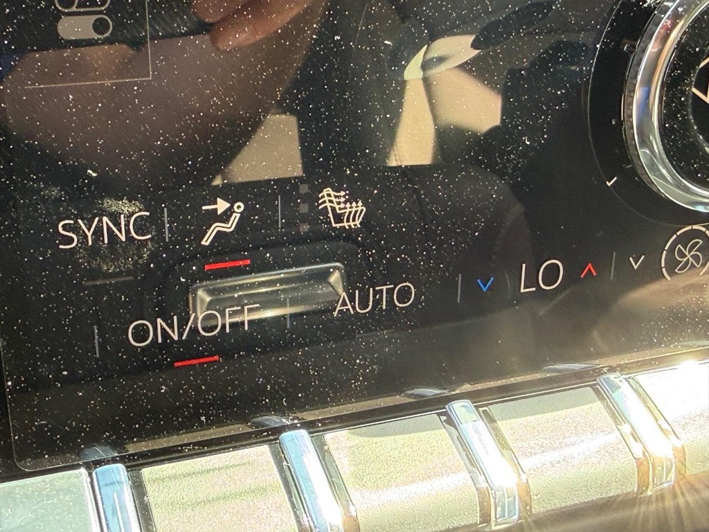 GMC Yukon Vehicle Image 19