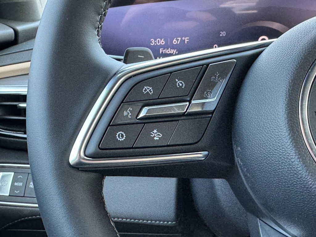 Buick Enclave Vehicle Image 11