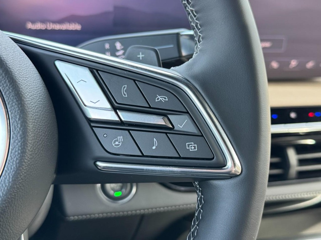 Buick Enclave Vehicle Image 12