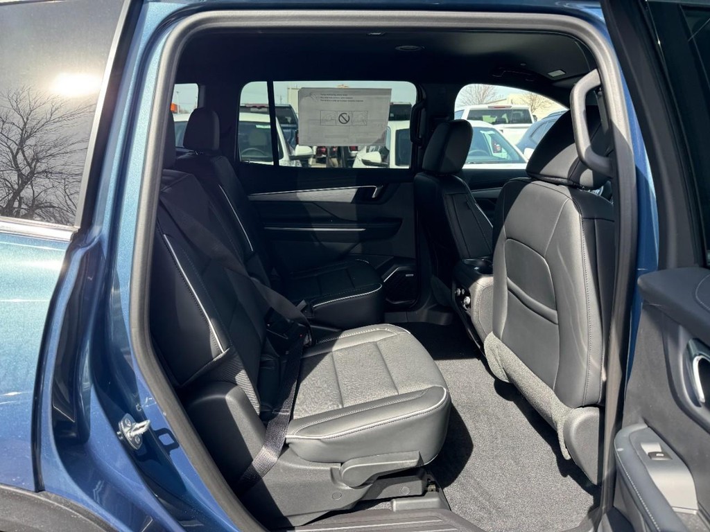 Buick Enclave Vehicle Image 05