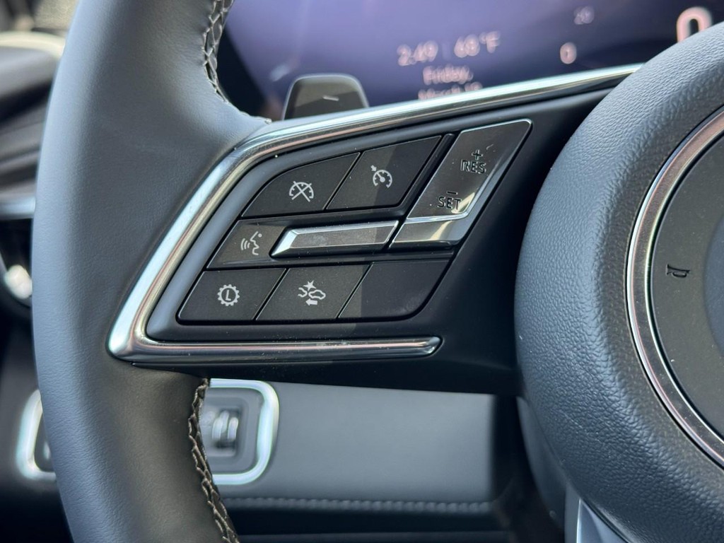 Buick Enclave Vehicle Image 11