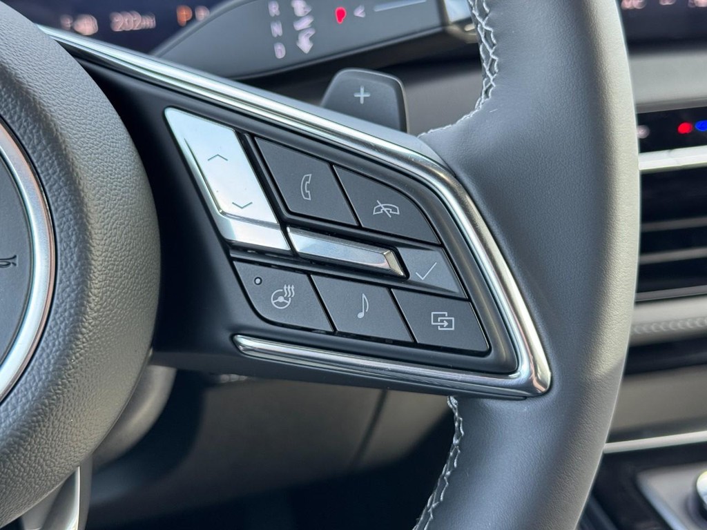 Buick Enclave Vehicle Image 12