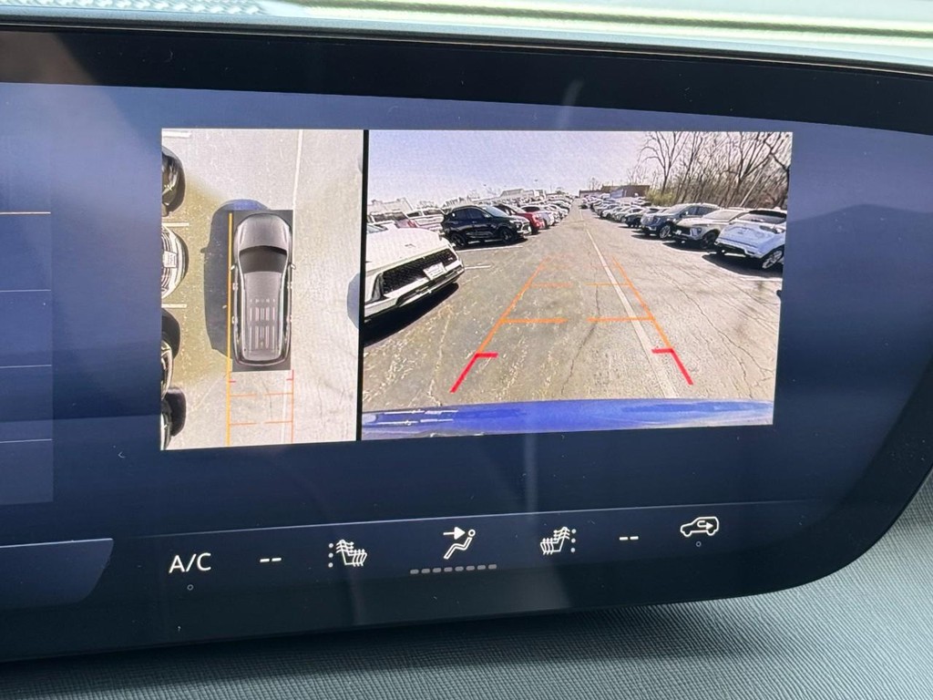 Buick Enclave Vehicle Image 14