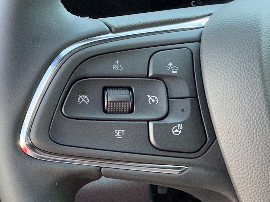 Buick Envista Vehicle Image 10