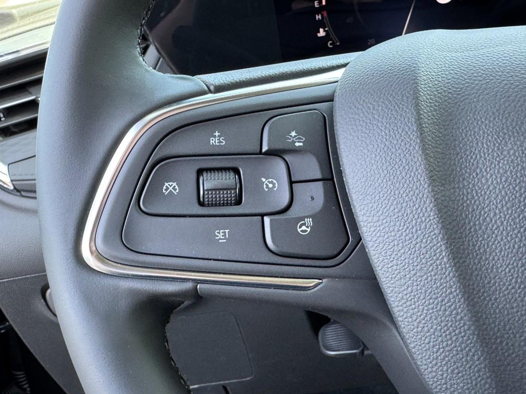 Buick Encore GX Vehicle Image 11