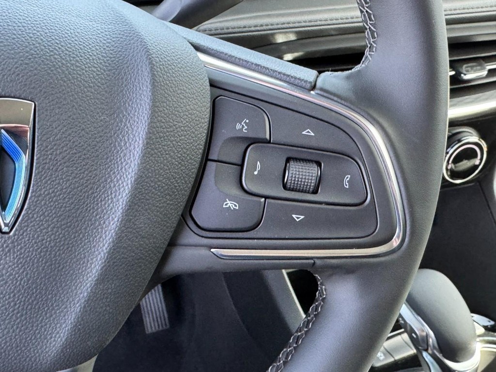 Buick Encore GX Vehicle Image 12