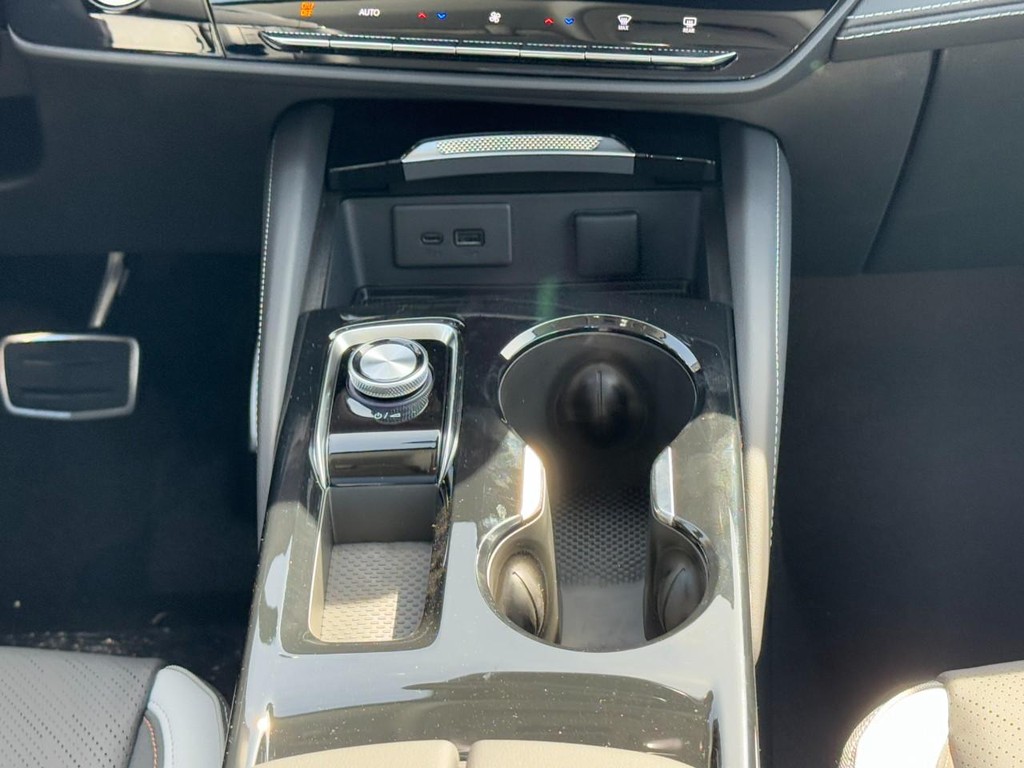 Buick Envision Vehicle Image 09