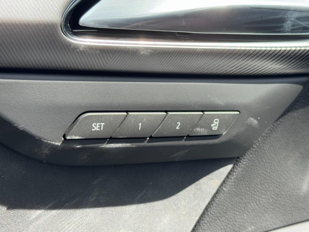 Buick Envision Vehicle Image 10