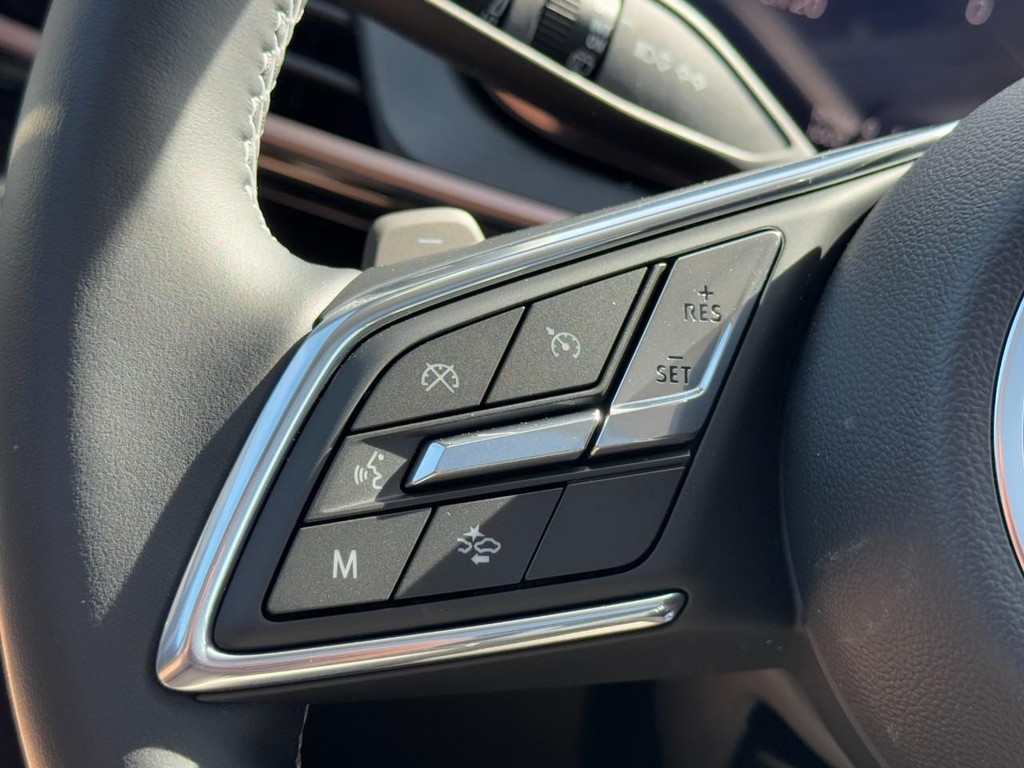 Buick Envision Vehicle Image 11