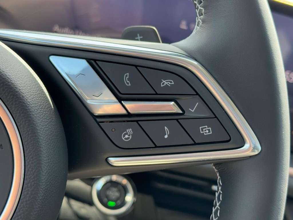 Buick Envision Vehicle Image 12