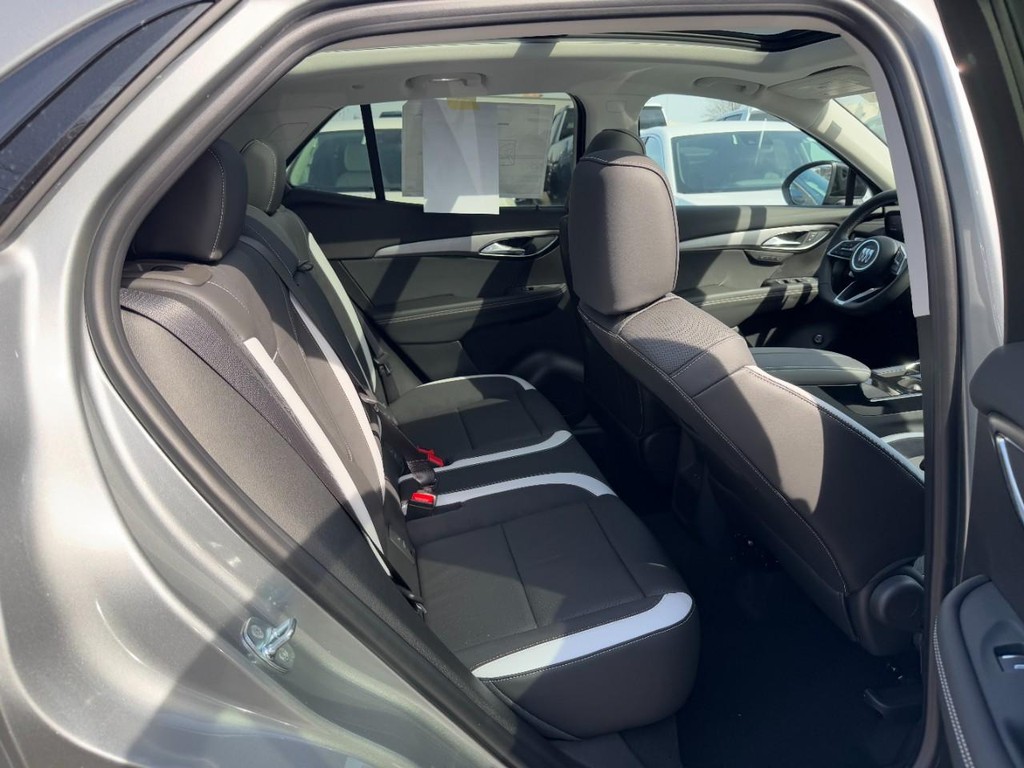 Buick Envision Vehicle Image 05