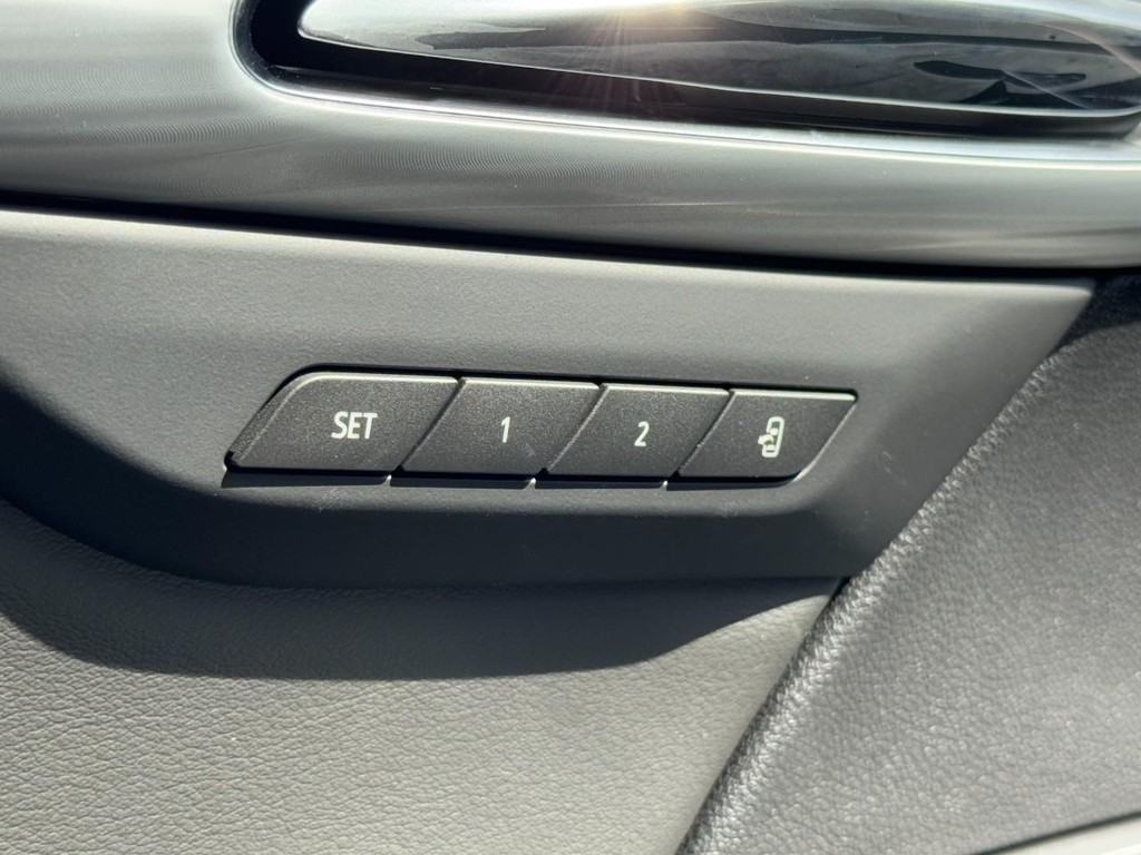 Buick Envision Vehicle Image 10