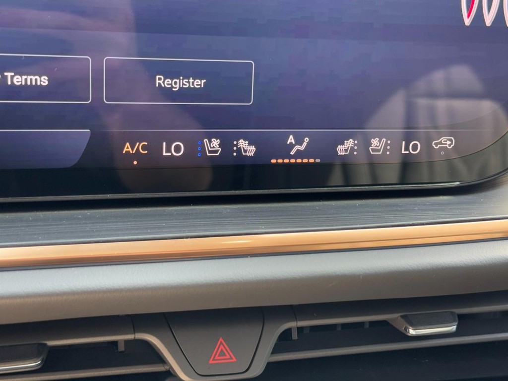 Buick Envision Vehicle Image 12