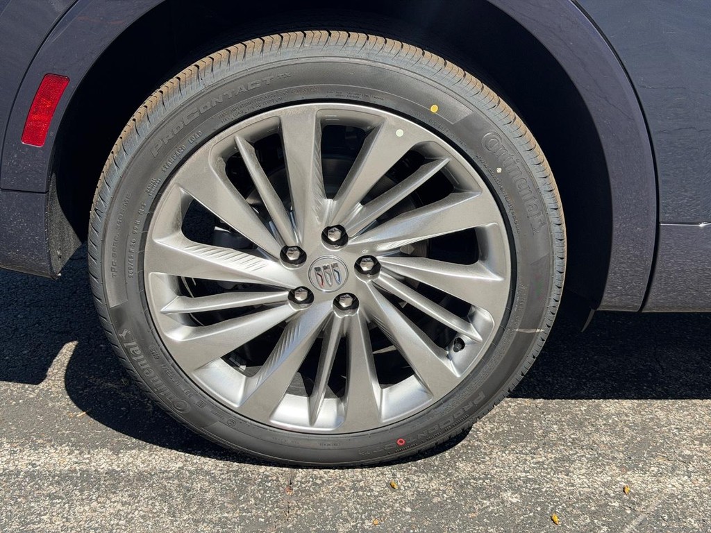 Buick Envision Vehicle Image 04