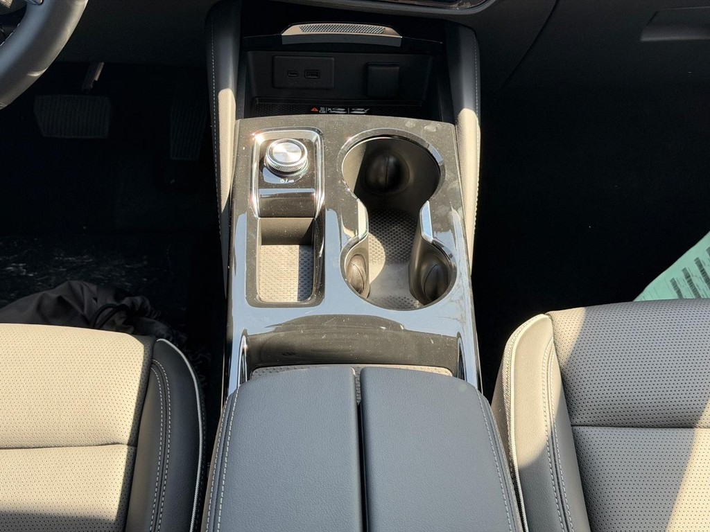 Buick Envision Vehicle Image 09