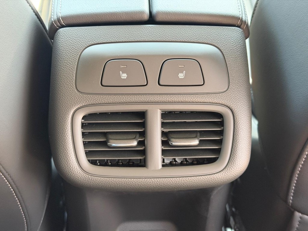 Buick Envision Vehicle Image 10