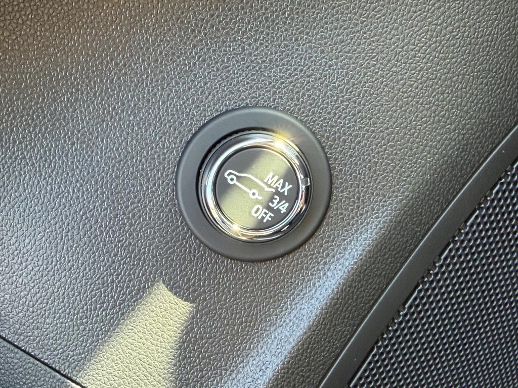 Buick Envision Vehicle Image 13