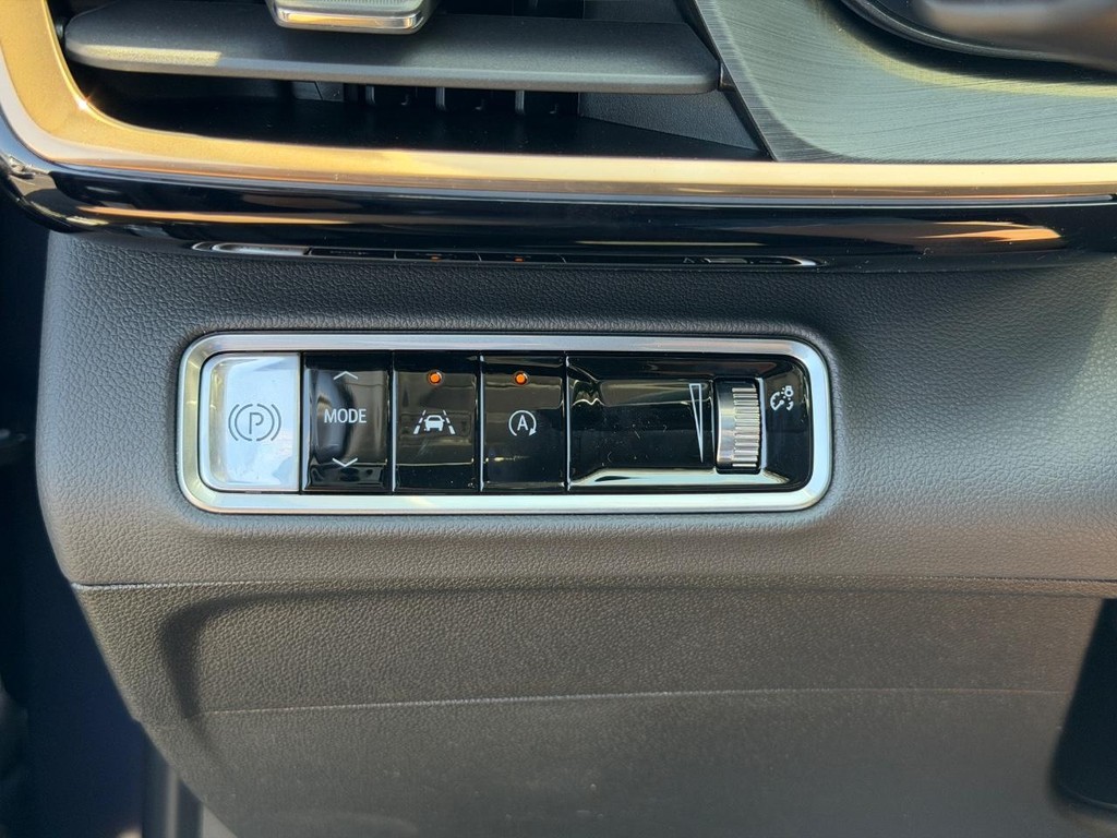 Buick Envision Vehicle Image 14