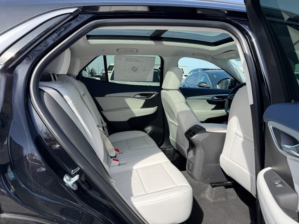 Buick Envision Vehicle Image 05