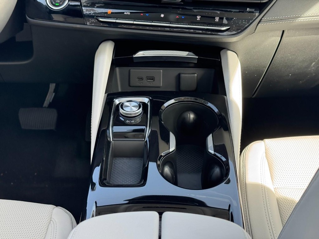 Buick Envision Vehicle Image 09