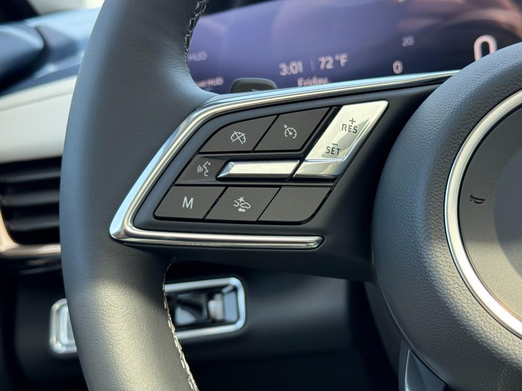 Buick Envision Vehicle Image 11