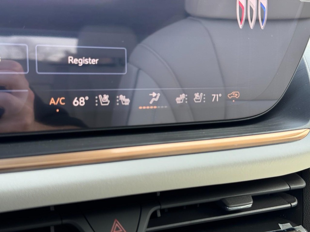 Buick Envision Vehicle Image 13