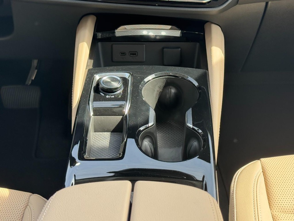 Buick Envision Vehicle Image 09