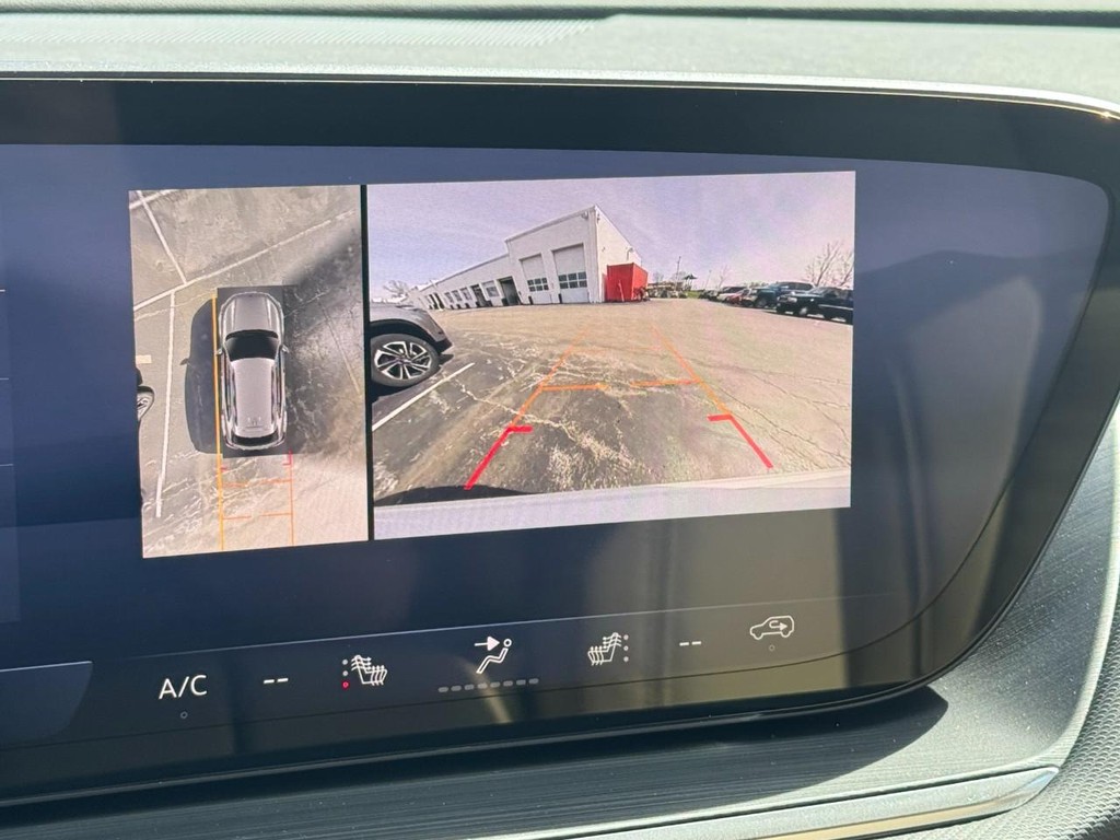 Buick Envision Vehicle Image 13