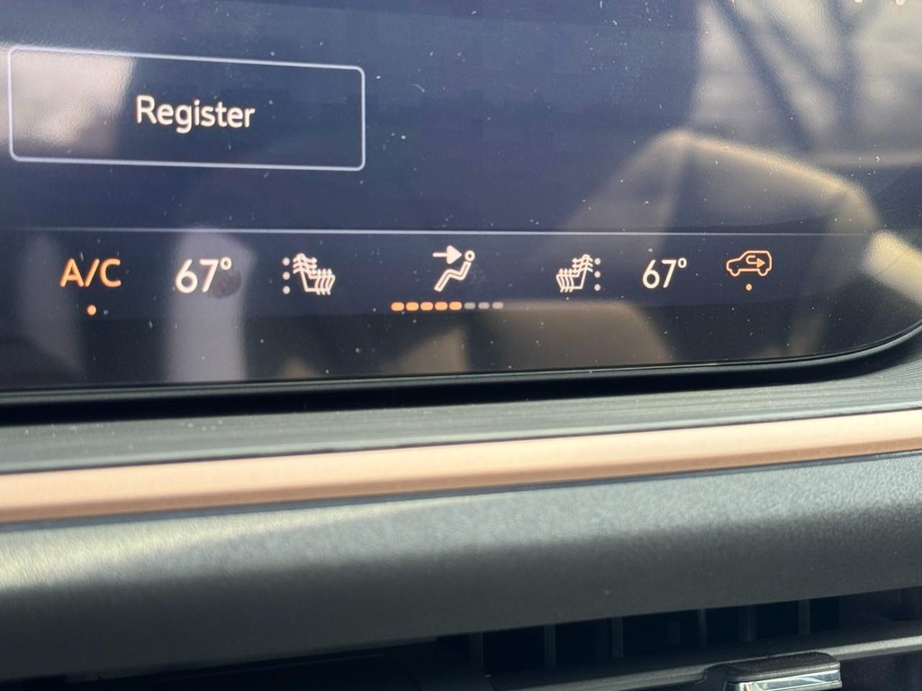 Buick Envision Vehicle Image 13