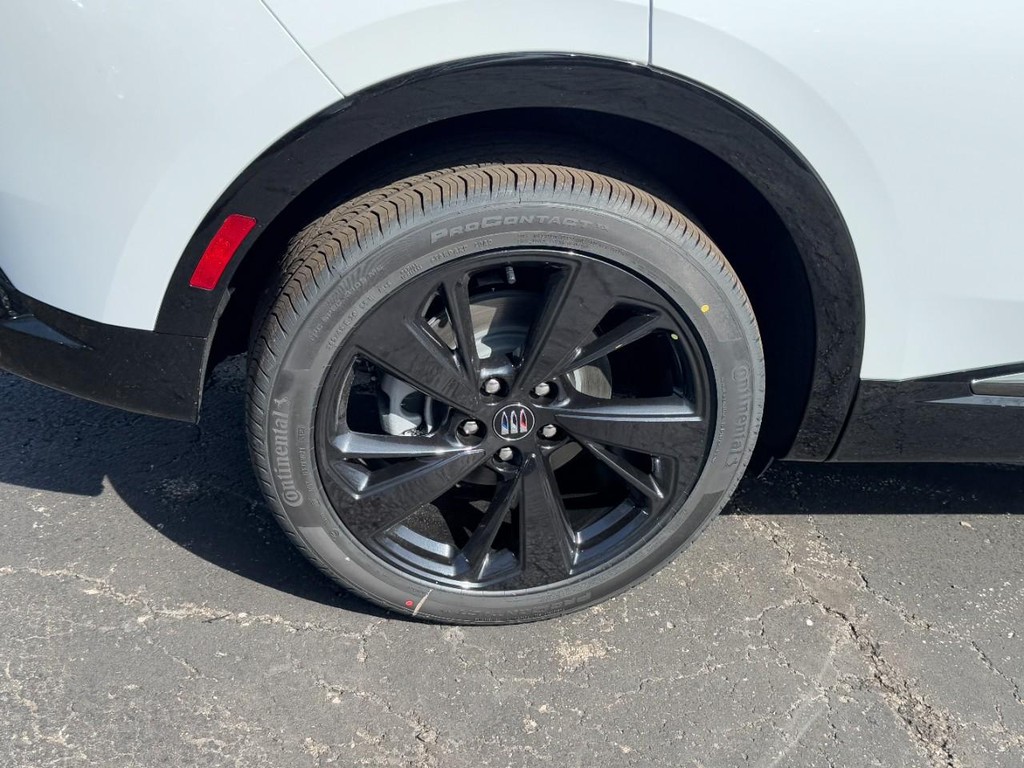 Buick Envision Vehicle Image 04