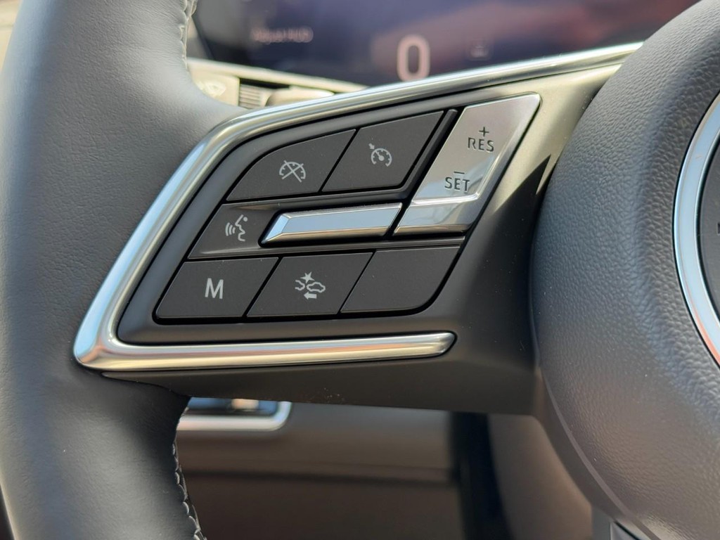 Buick Envision Vehicle Image 10