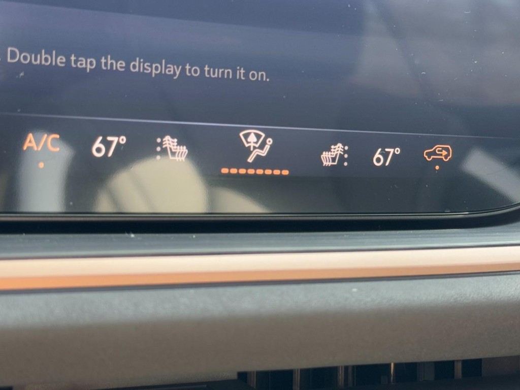 Buick Envision Vehicle Image 12