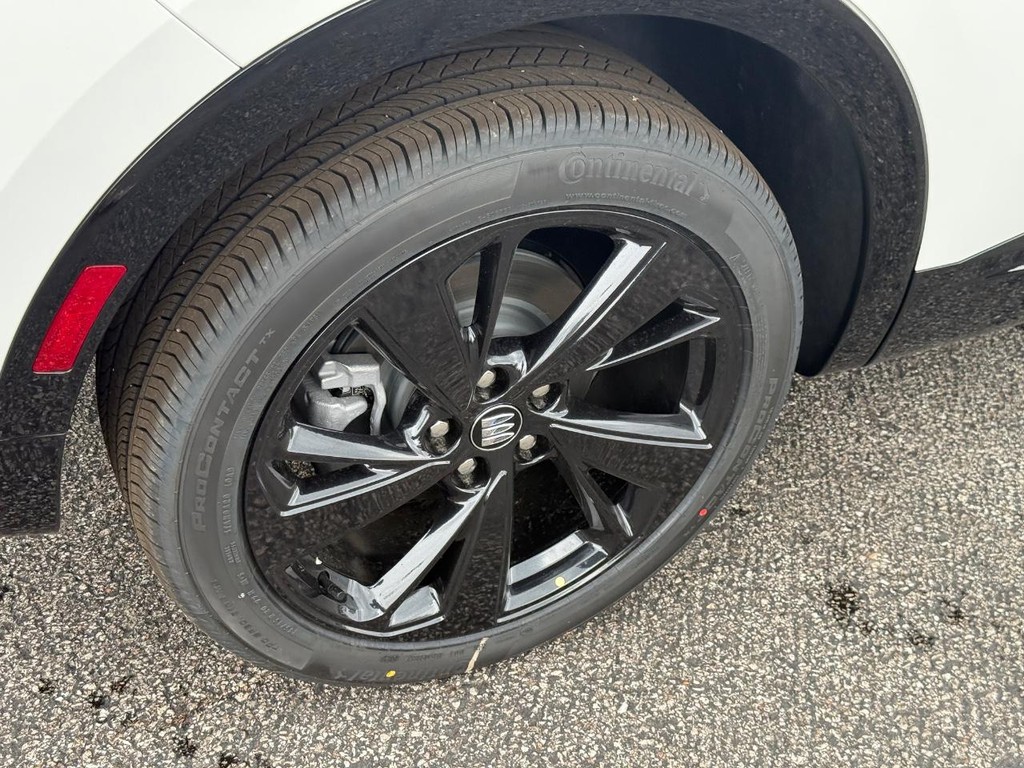 Buick Envision Vehicle Image 04