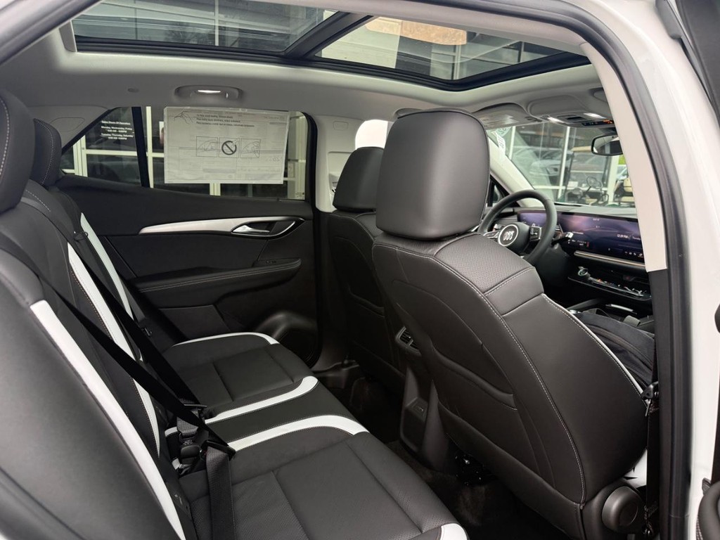 Buick Envision Vehicle Image 05