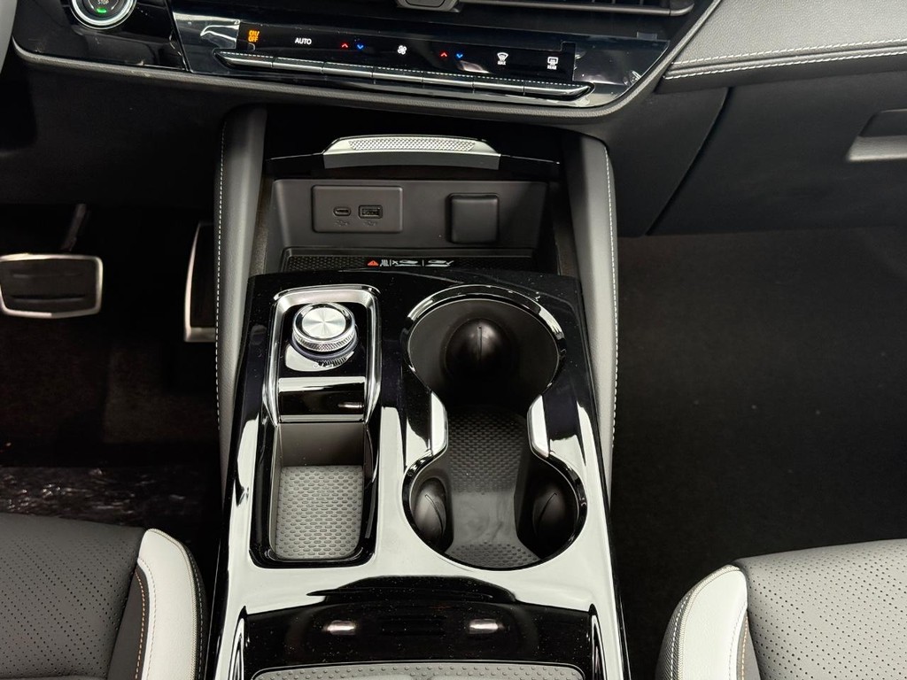 Buick Envision Vehicle Image 09