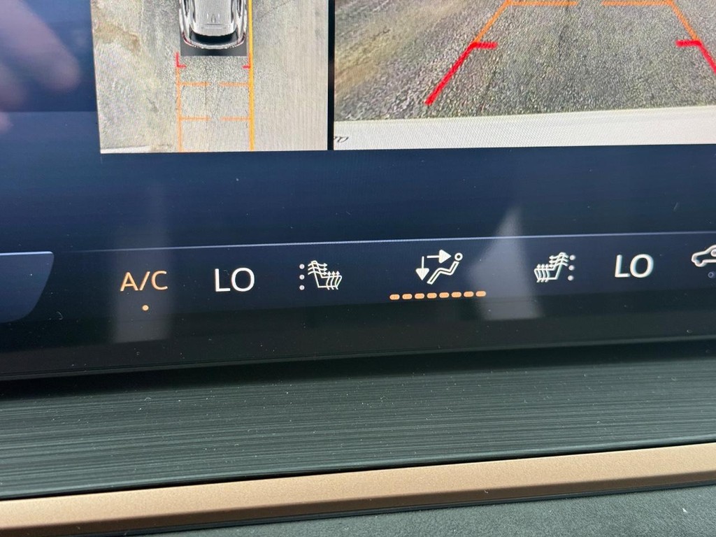 Buick Envision Vehicle Image 18