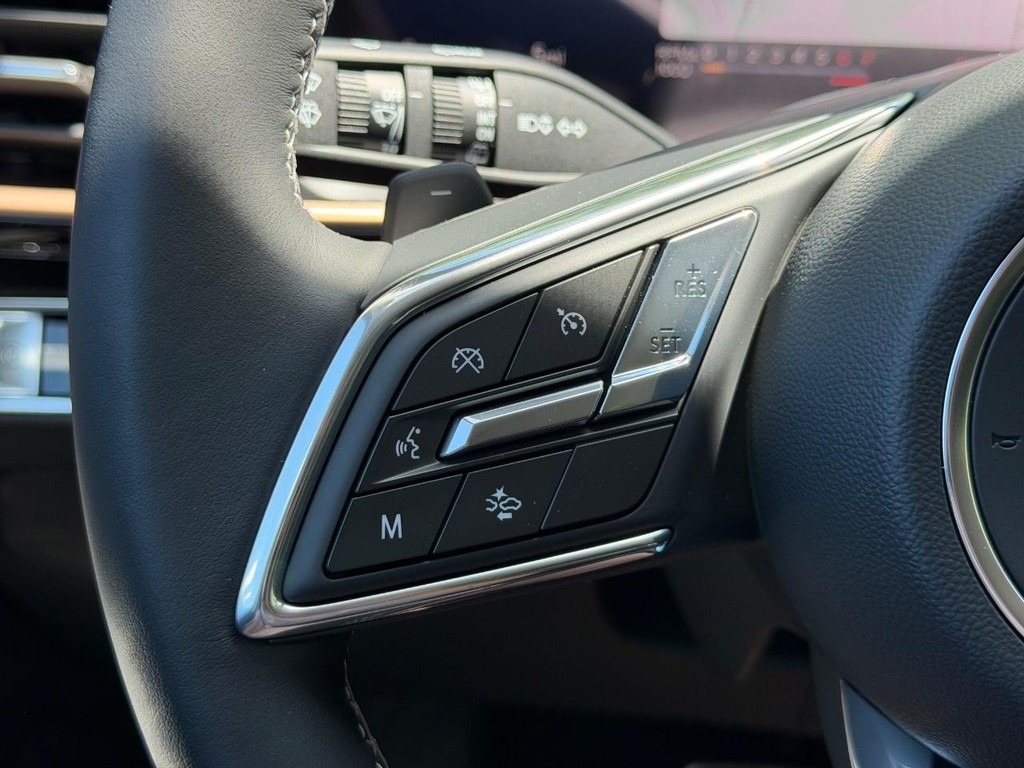 Buick Envision Vehicle Image 12
