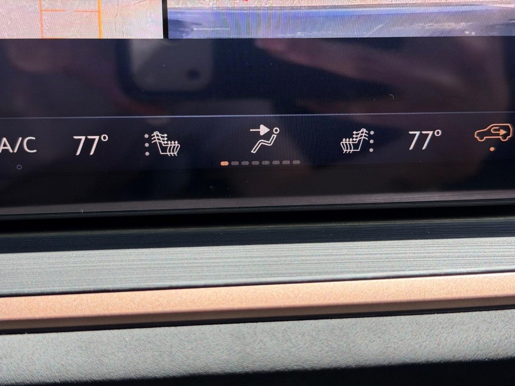 Buick Envision Vehicle Image 15