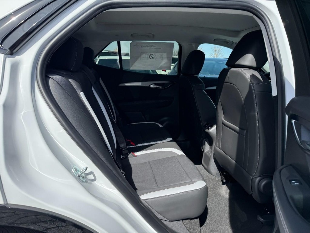 Buick Envision Vehicle Image 05