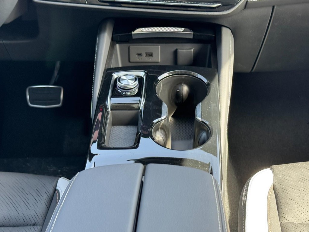 Buick Envision Vehicle Image 09