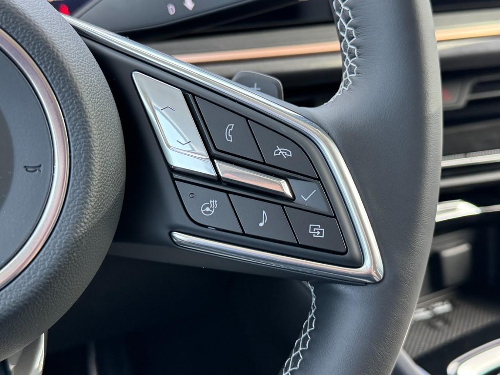 Buick Envision Vehicle Image 12