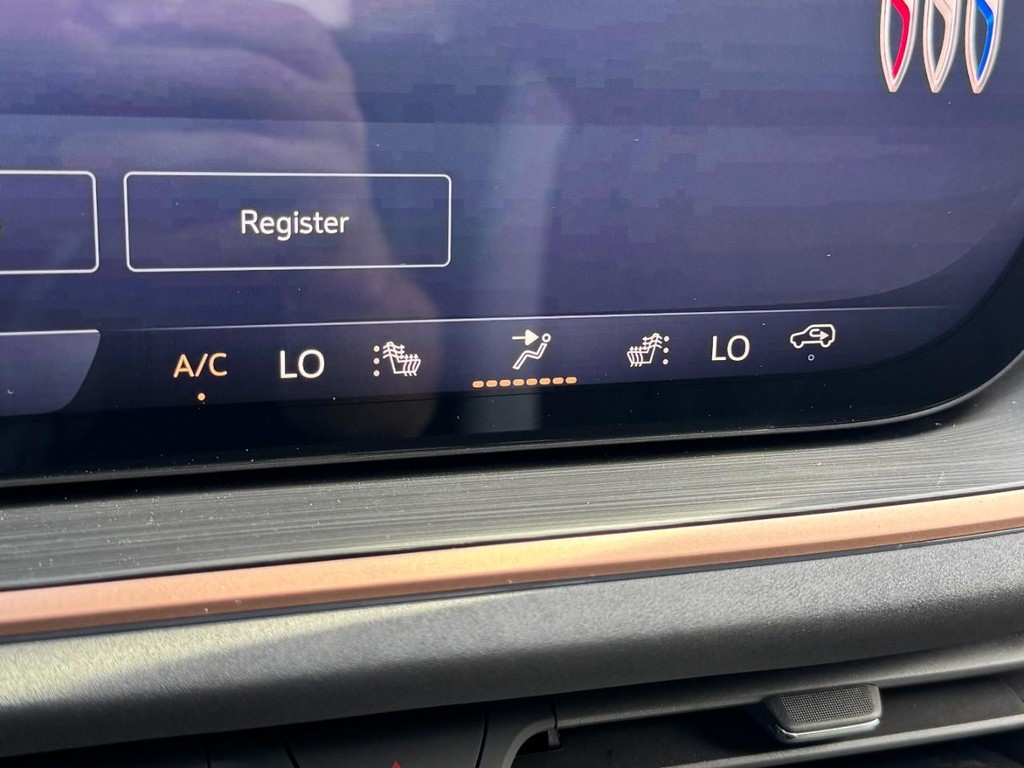 Buick Envision Vehicle Image 13