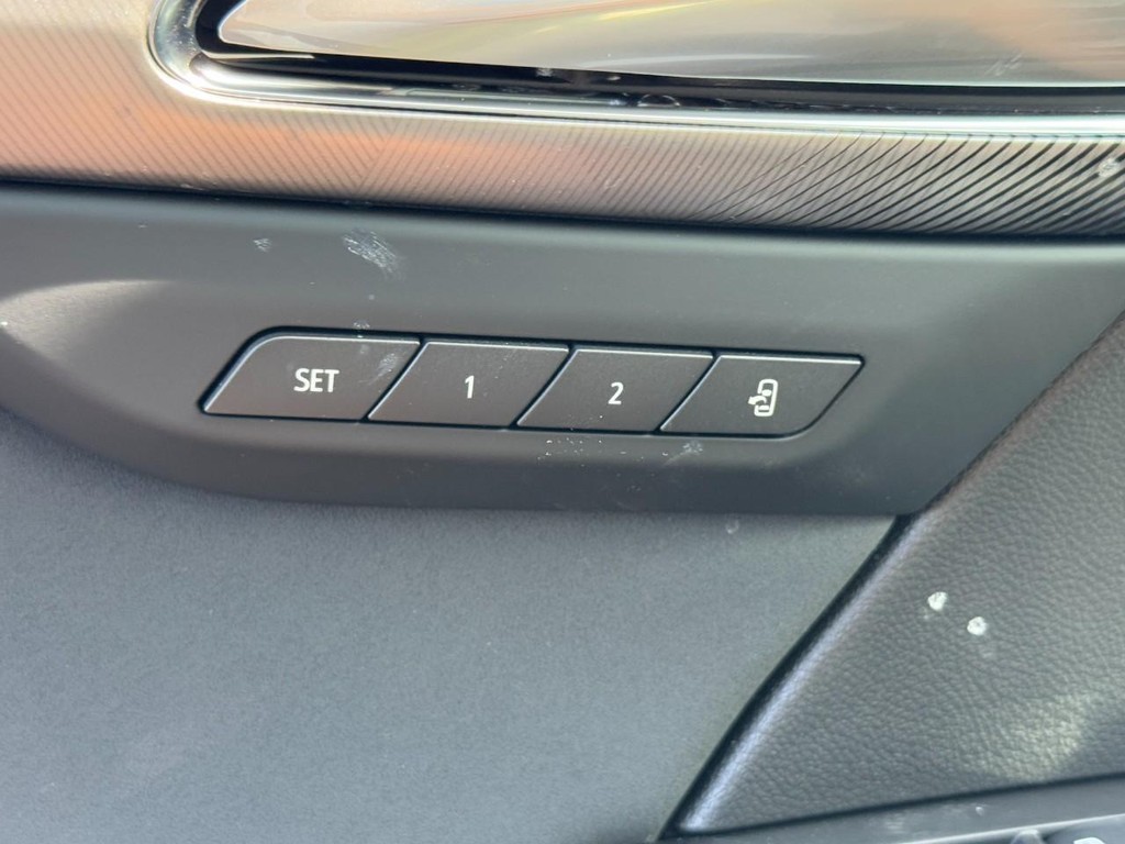 Buick Envision Vehicle Image 10