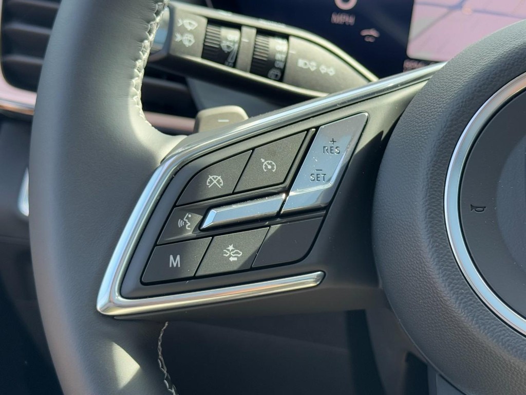 Buick Envision Vehicle Image 11