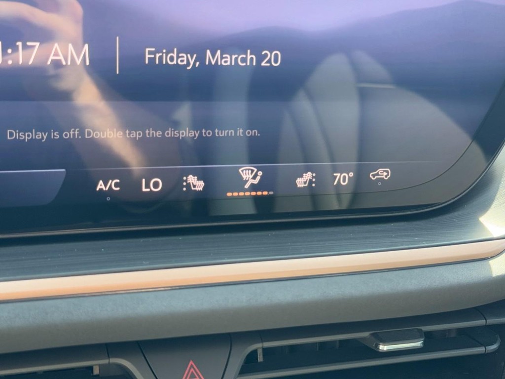 Buick Envision Vehicle Image 13